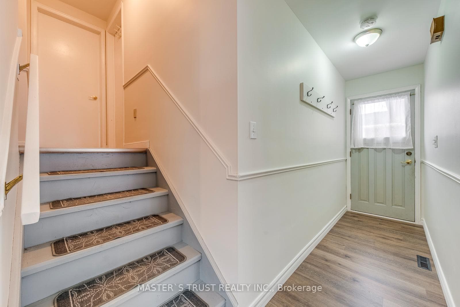 9 Bayshore Crescent photo 22