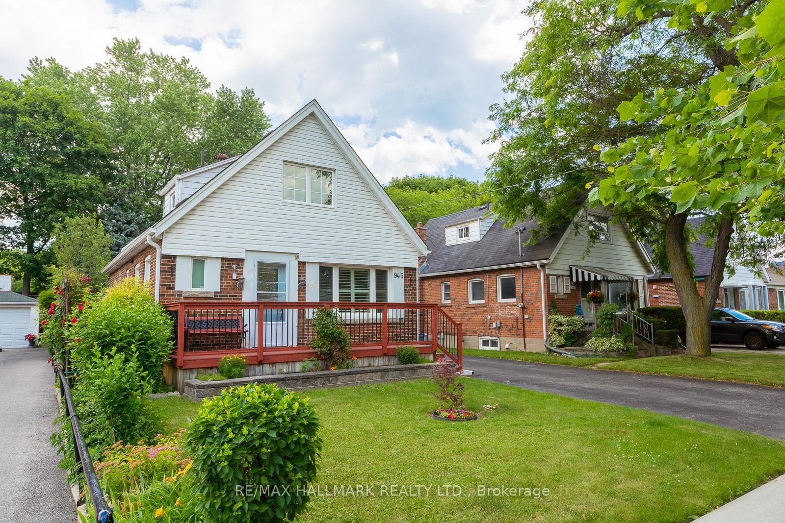 945 Pharmacy Avenue photo 43