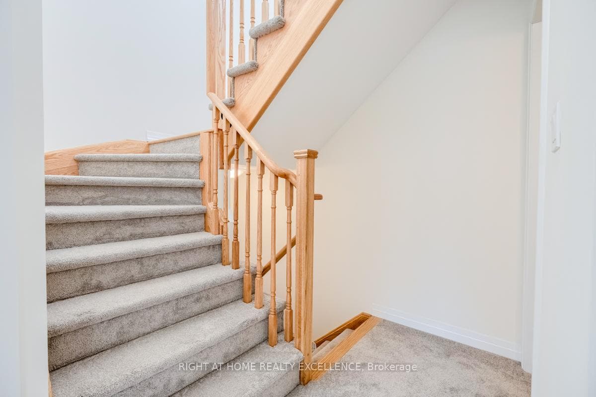 235 Mclevin Avenue Unit 6 photo 23
