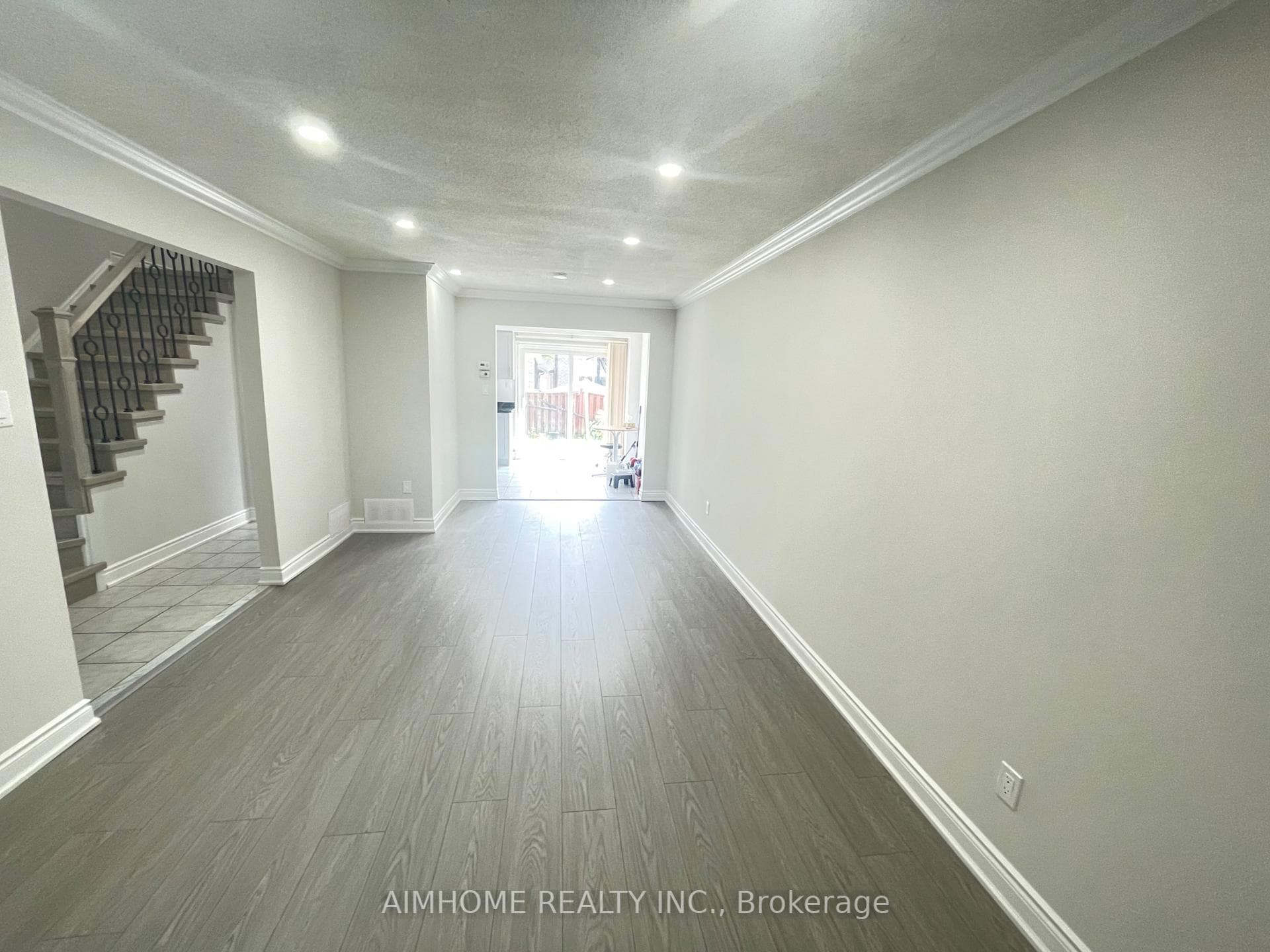 21 Maitland Drive photo 5
