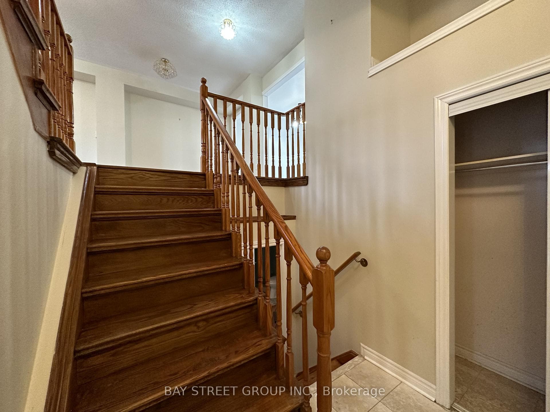152 Leitchcroft Crescent photo 26