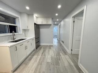 198 Markham Street Unit 2 photo 3