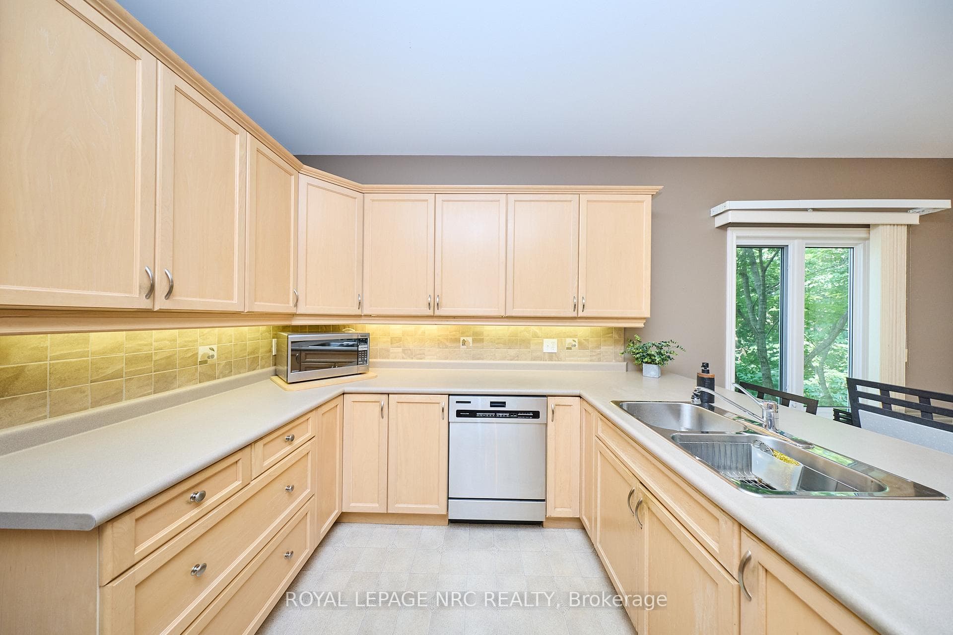 3393 Stanton Court photo 11
