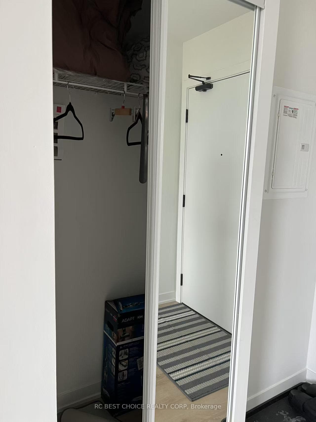 319 Jarvis Street Unit 1512 photo 4