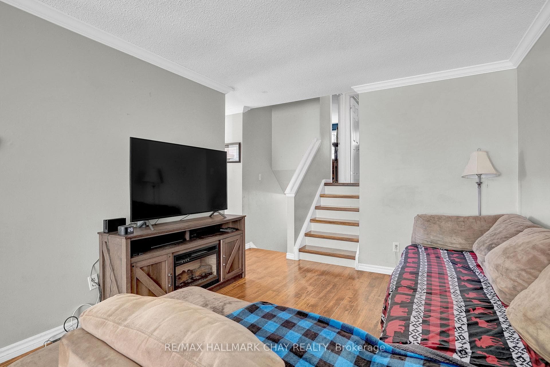 16 Austen Lane photo 5