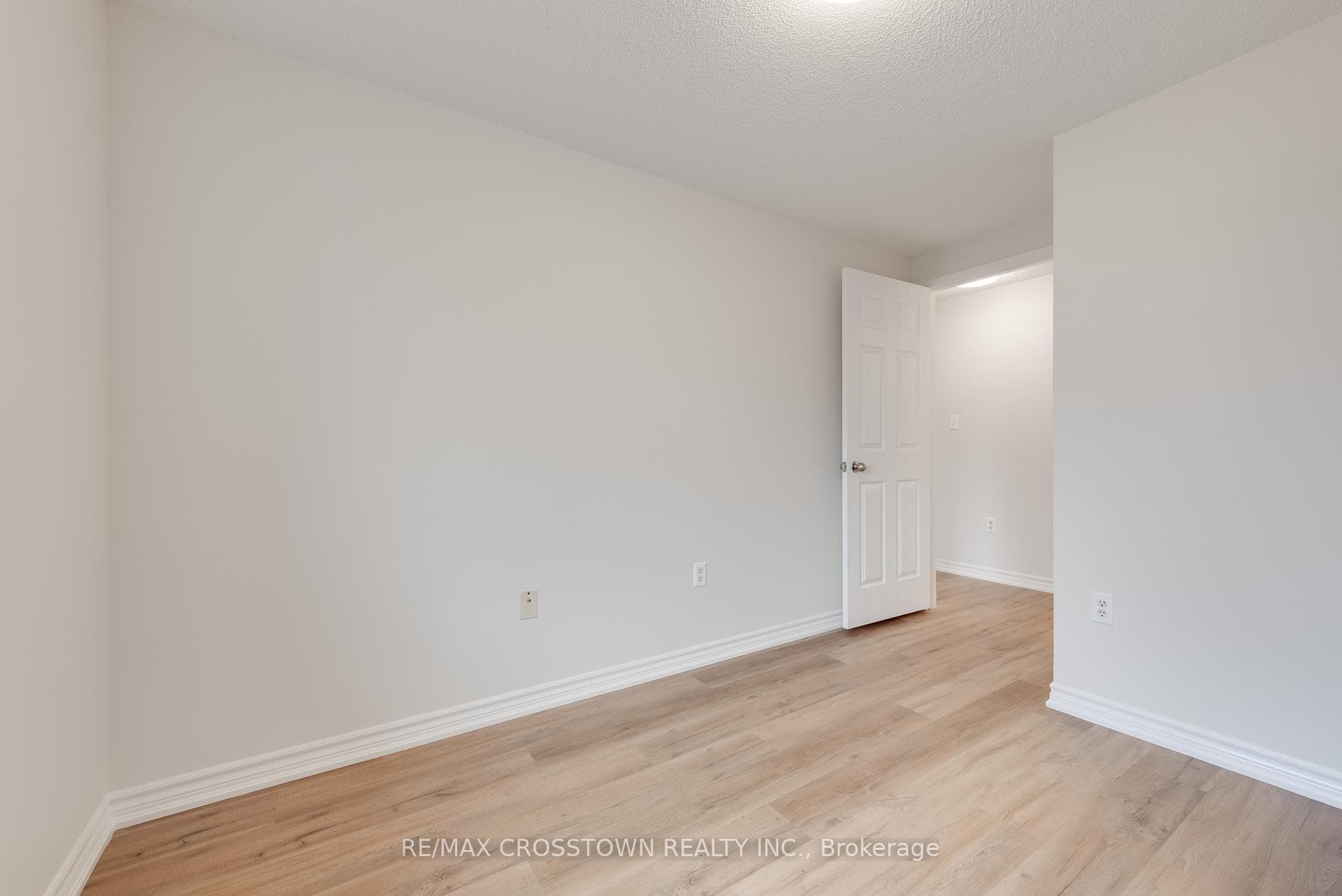 57 Lee Crescent photo 26
