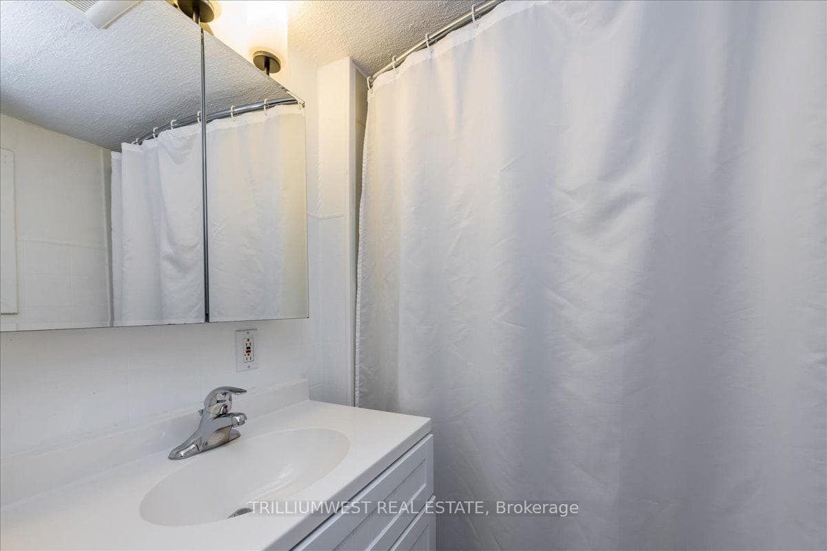 22 Karen Road photo 12