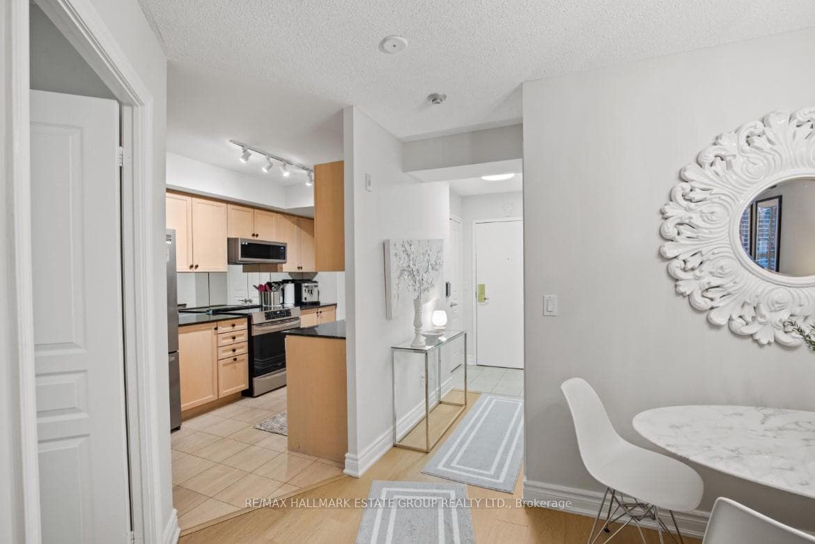 1 Balmoral Avenue Unit 202 photo 11