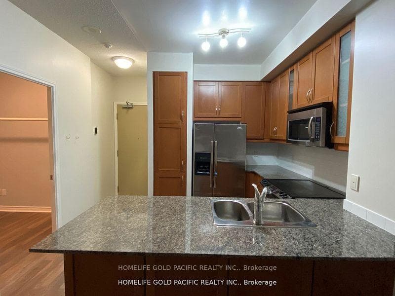 18 Holmes Avenue Unit 707 photo 11