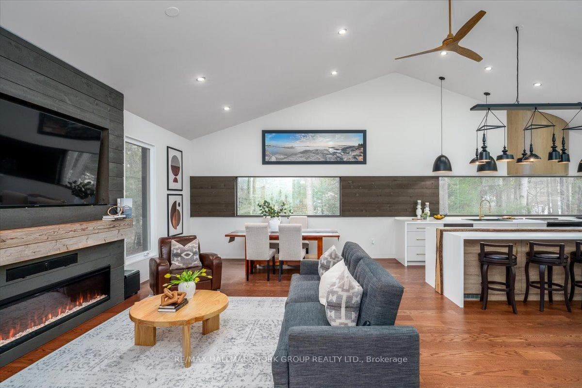 500 Mapleview Drive photo 1
