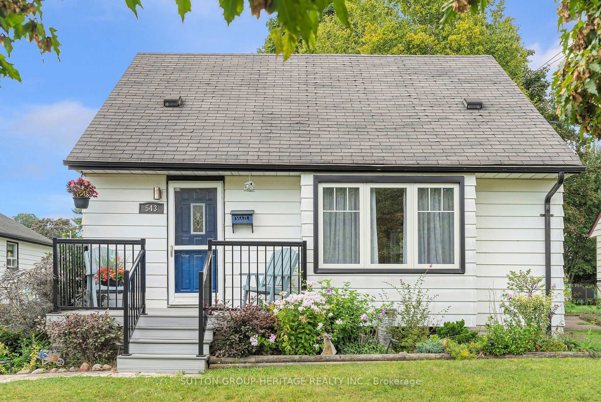 543 Sinclair Street photo 2