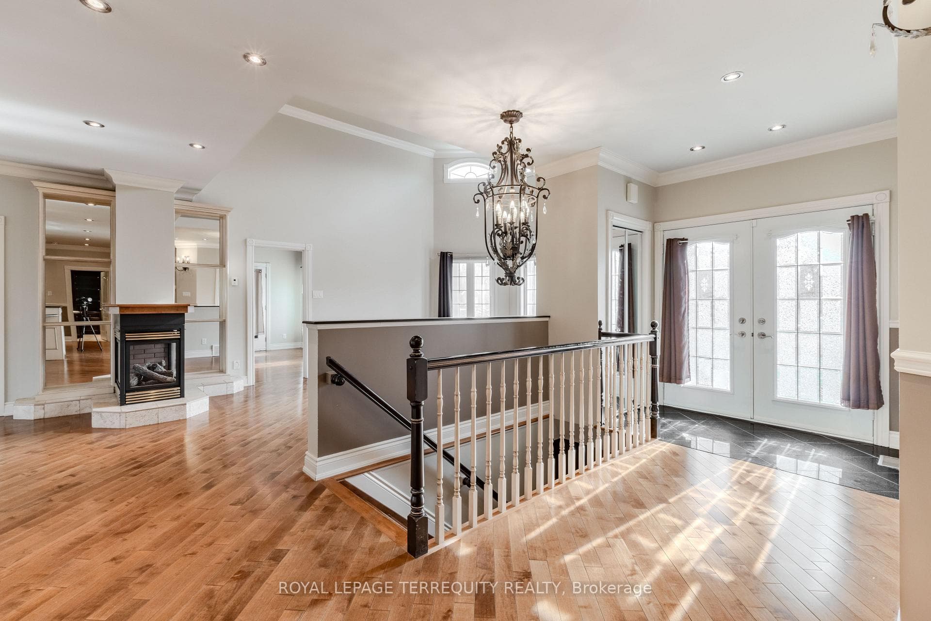 591 Du Parc Road photo 4