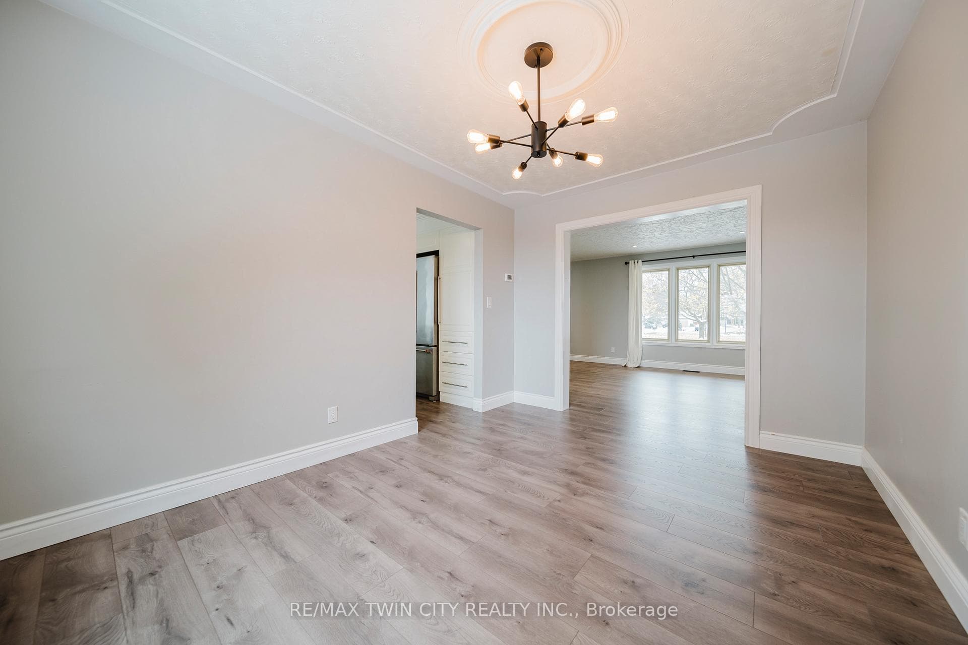7 Campbell Place photo 10