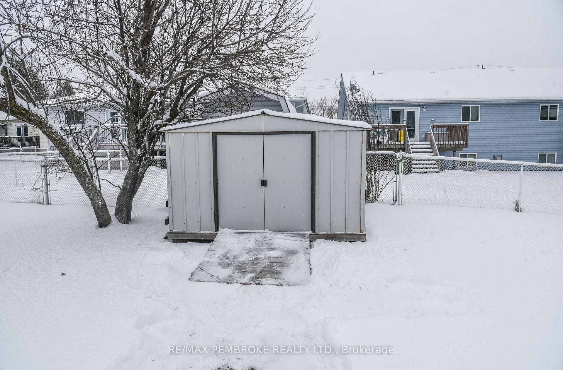 445 Boundary Road photo 38