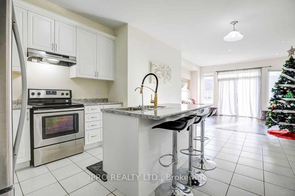 51 Ivor Crescent photo 3