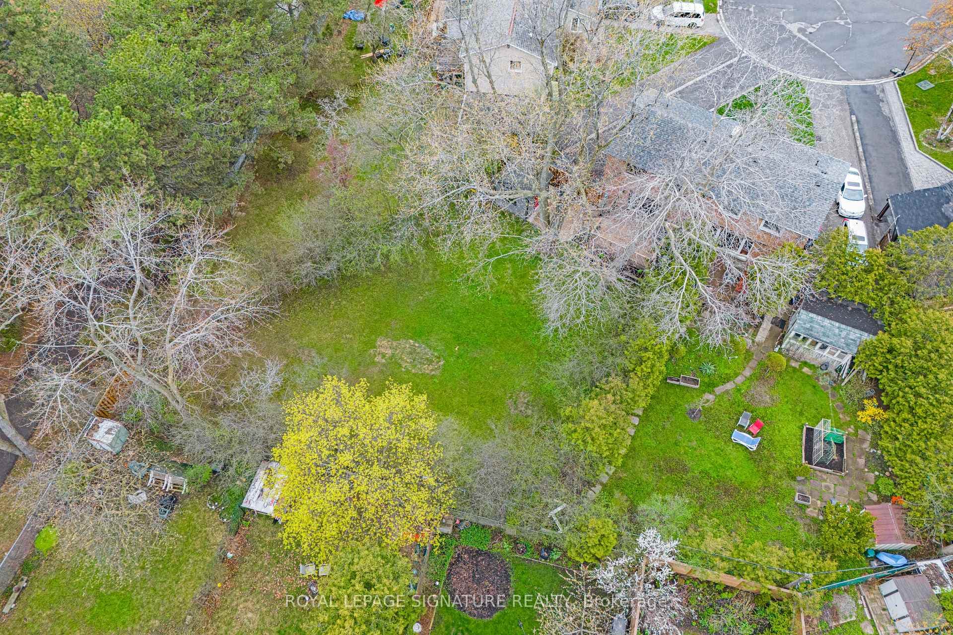 16 Veery Place photo 33