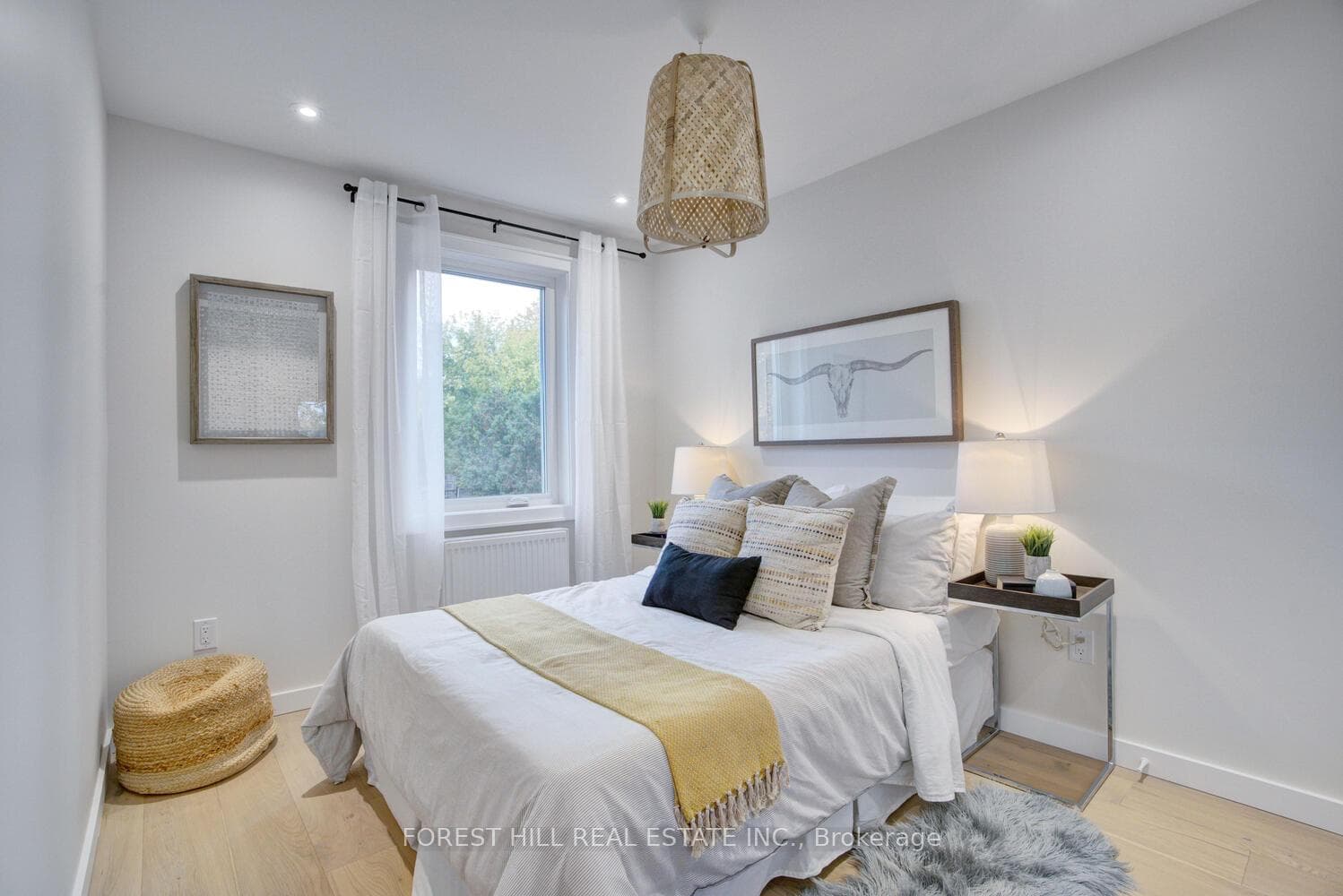 2353 Gerrard Street photo 9