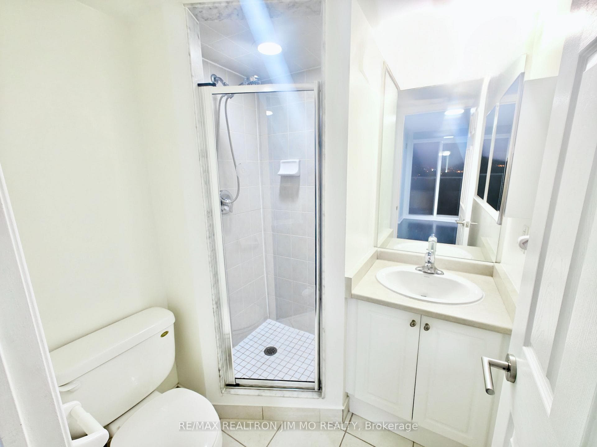 18 Spring Garden Avenue Unit 1707 photo 10