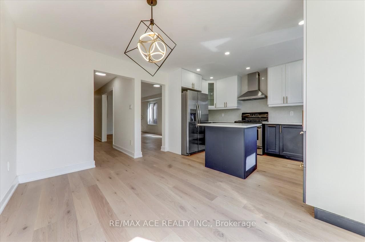 412 Oaktree Circle photo 13