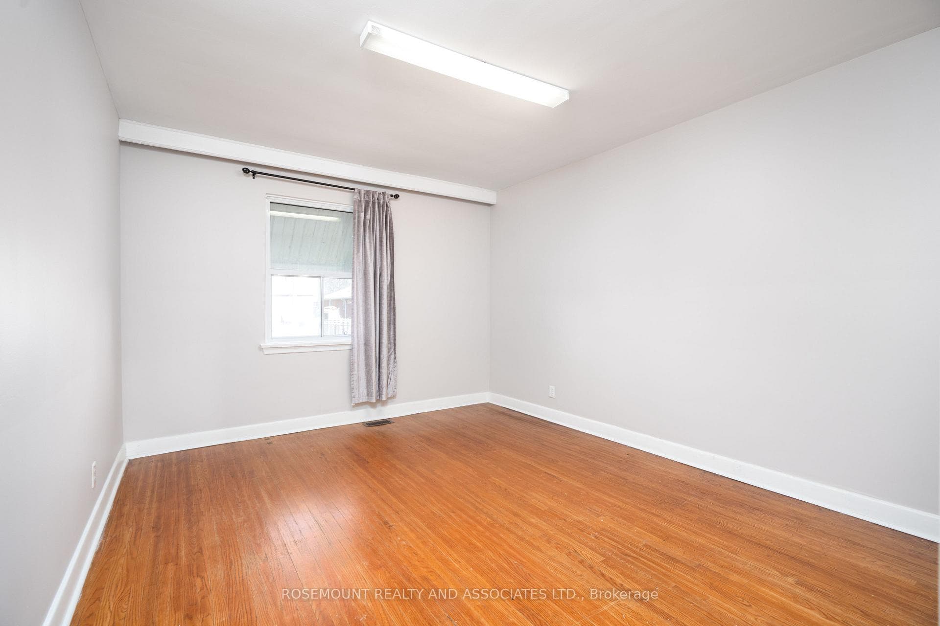 32 Maywood Park Unit UPPER photo 12