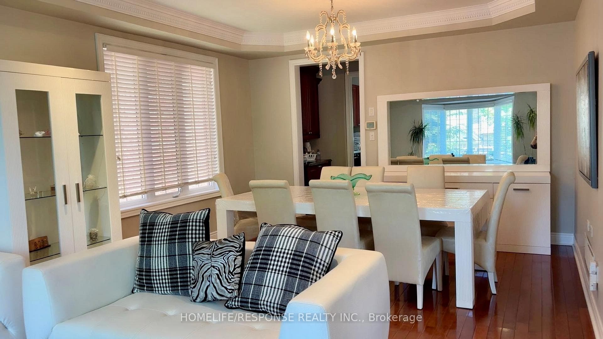 1382 STOREY Drive photo 11