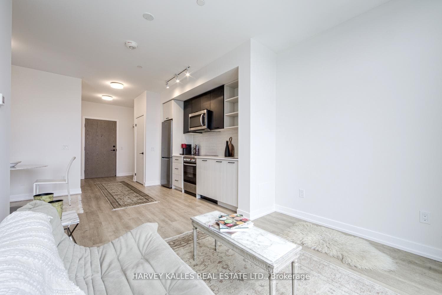 2300 St. Clair Avenue Unit 1001 photo 4