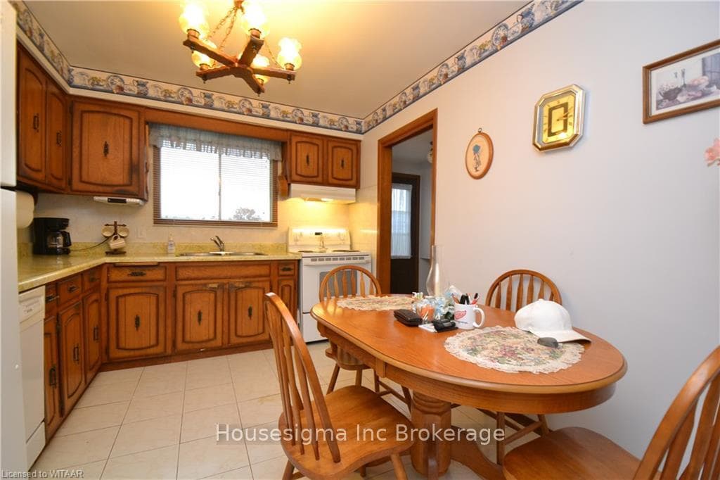 81 CLARKE Street photo 7