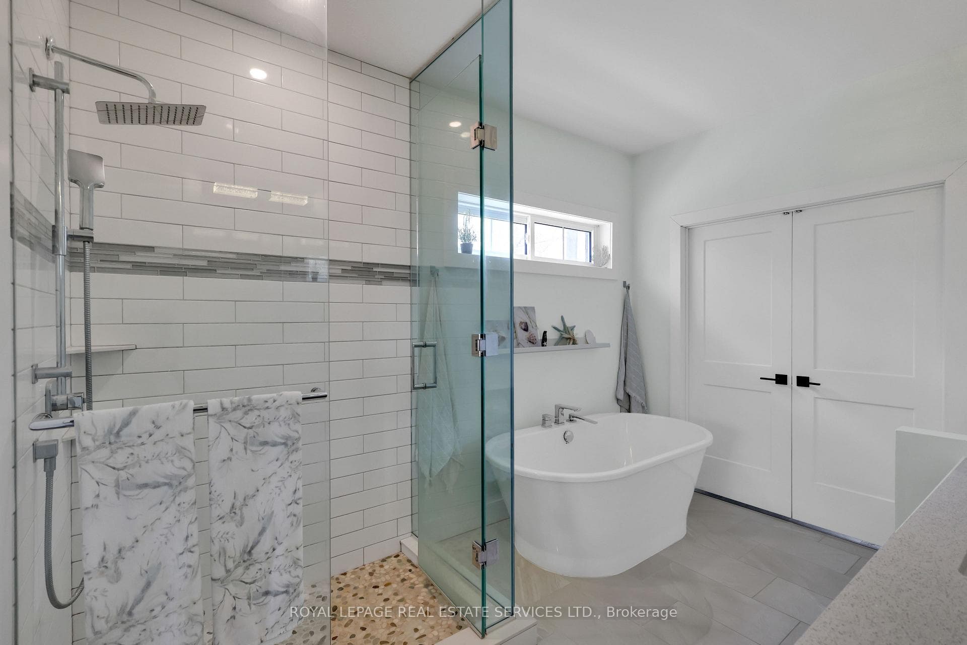 131 Glenlake Boulevard photo 29