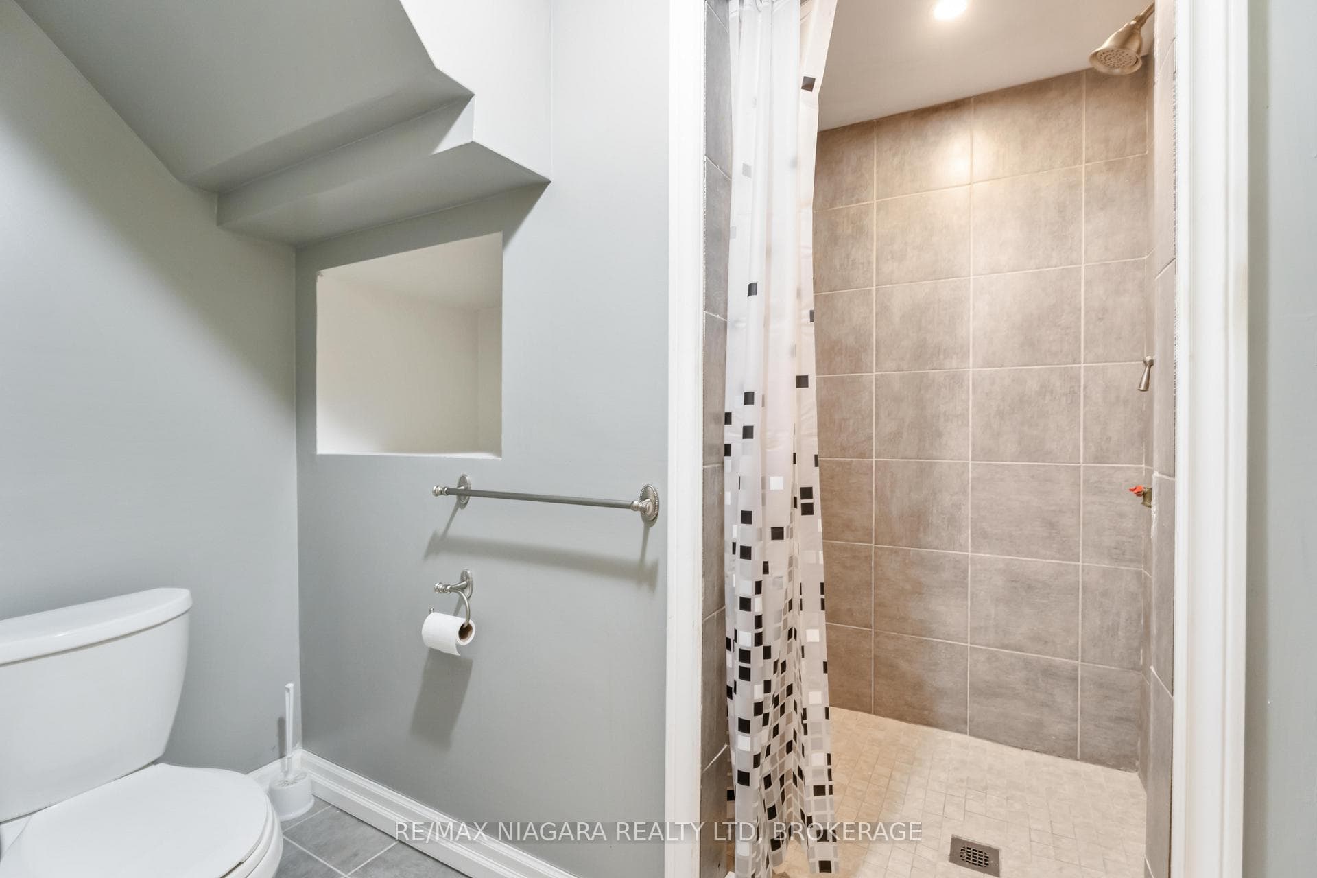 3pc bath in basement