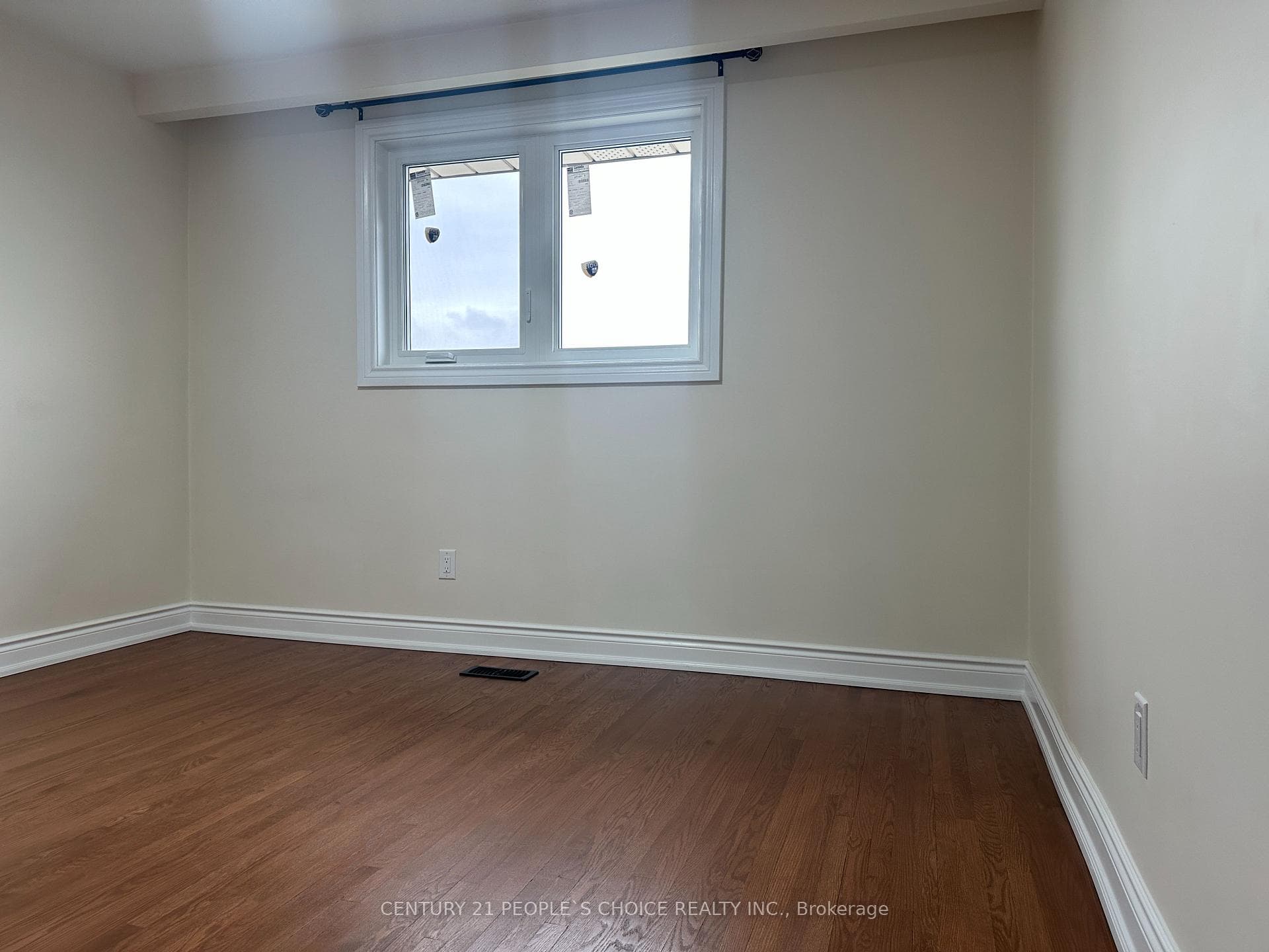 7490 Middleshire Drive photo 43