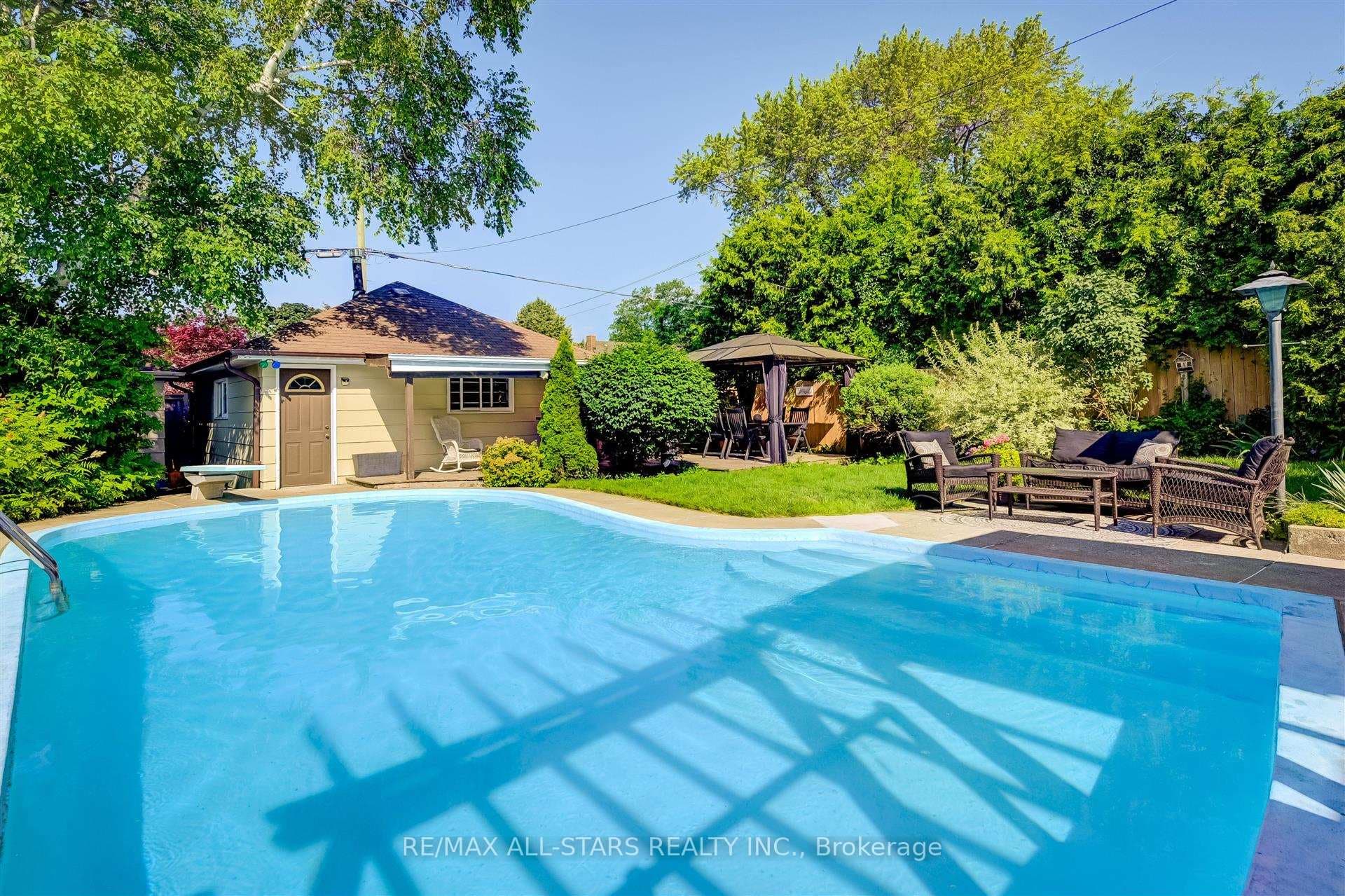 136 Dorset Road photo 5
