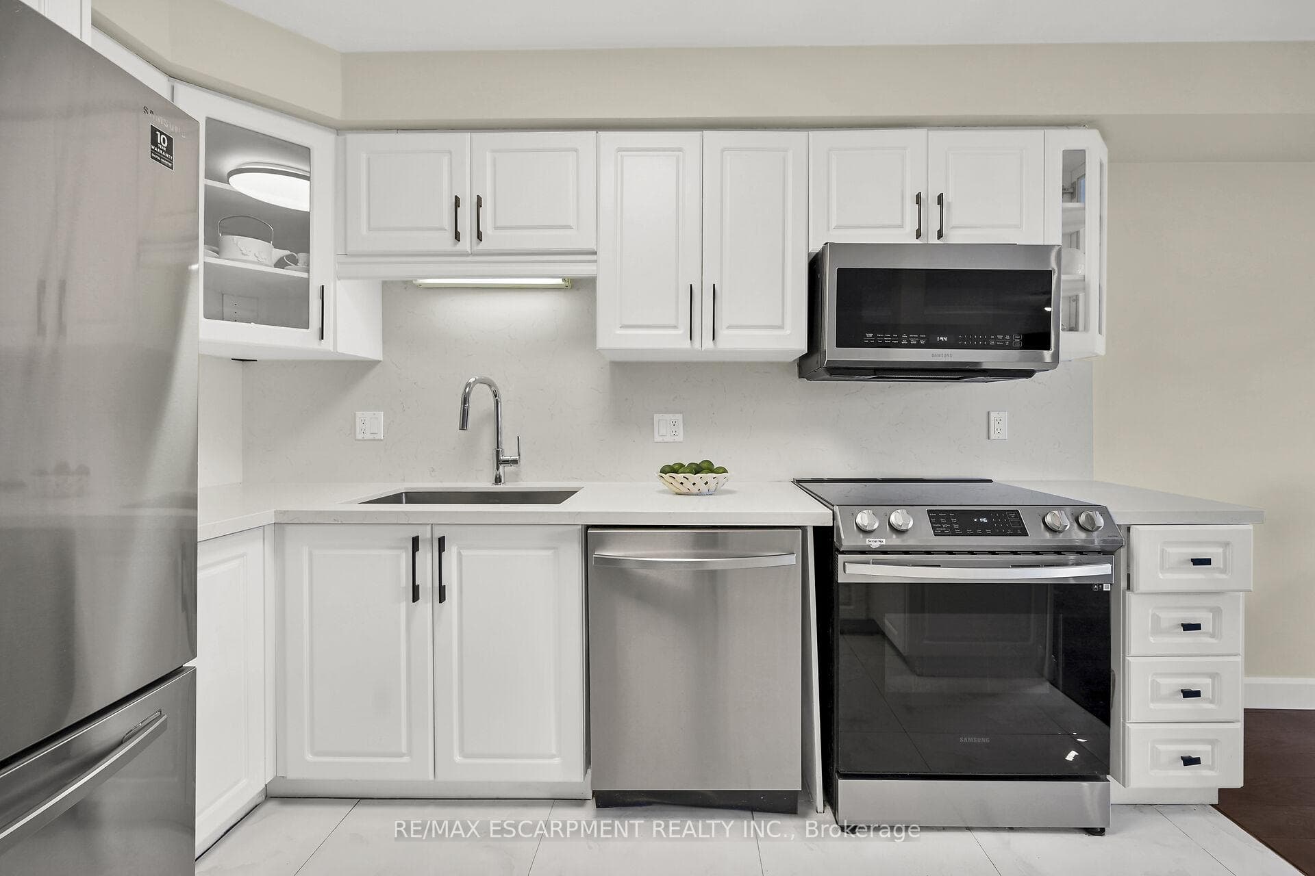 2151 Walkers Line Unit 10 photo 6