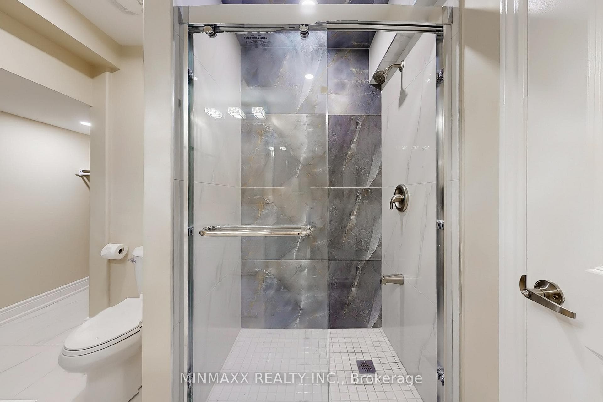 465 Thornborrow (2-Bed Walkout Bsmt Apt) Court photo 26