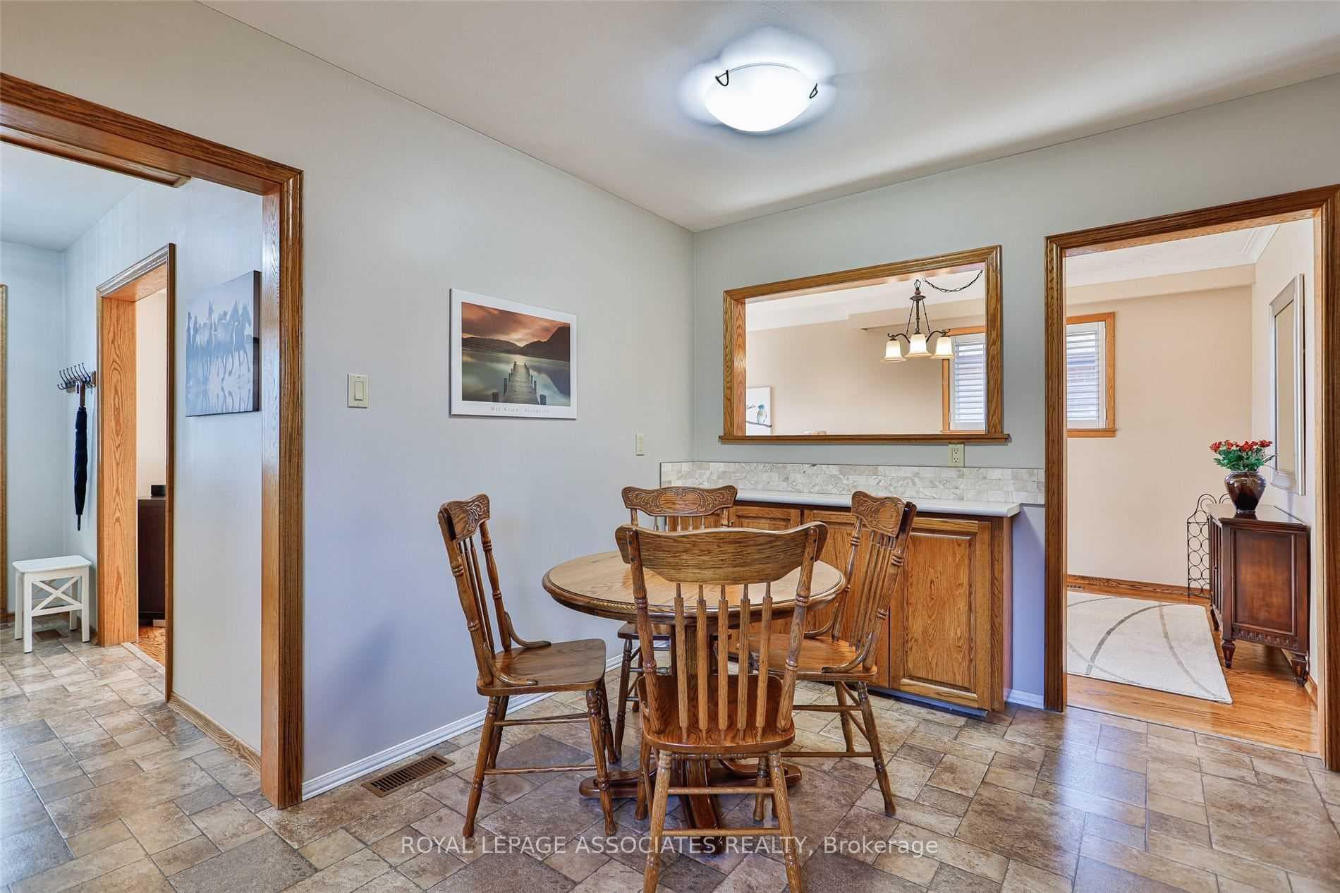 166 Lynnbrook Drive Unit Main photo 12
