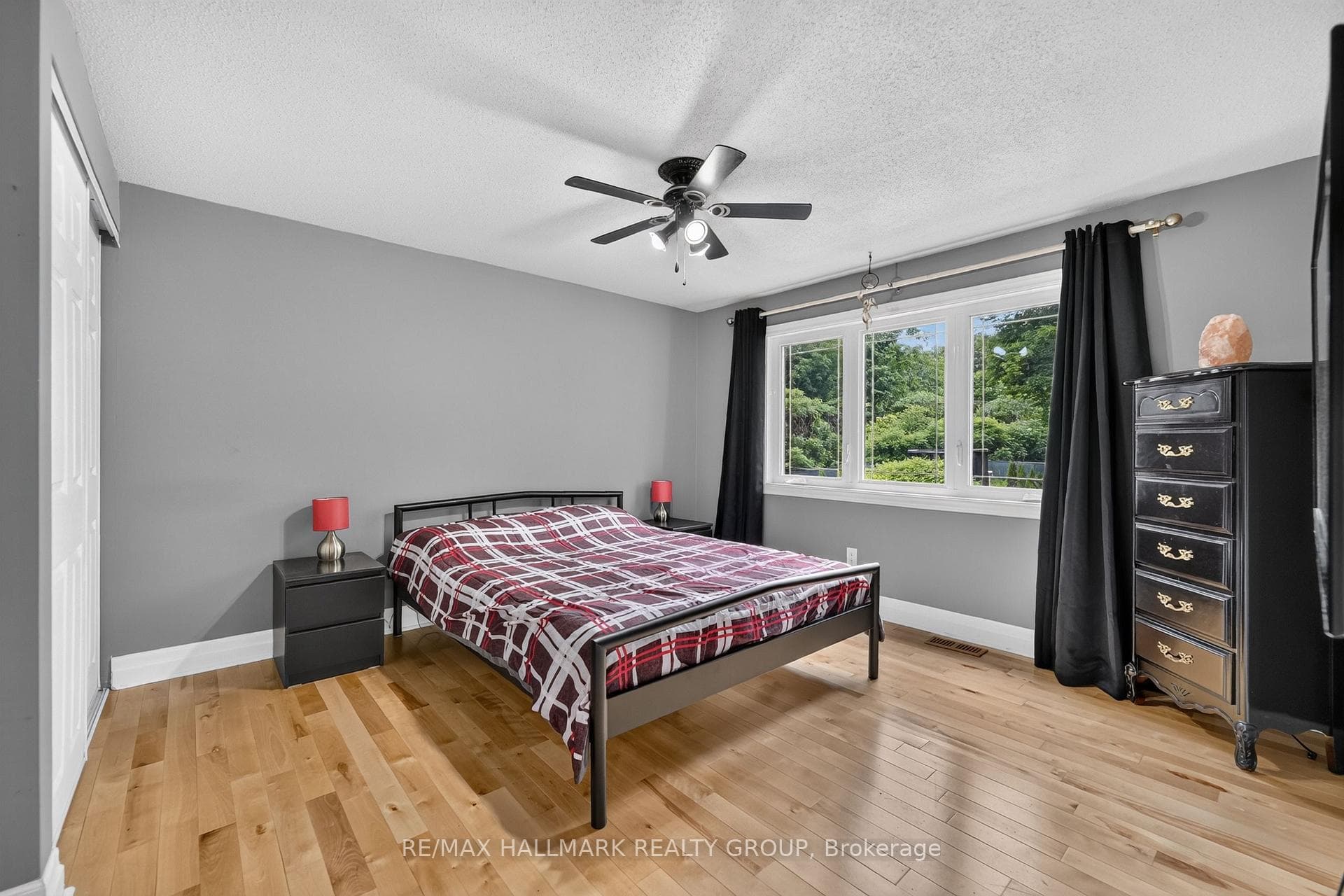 1064 Moffatt Drive photo 22