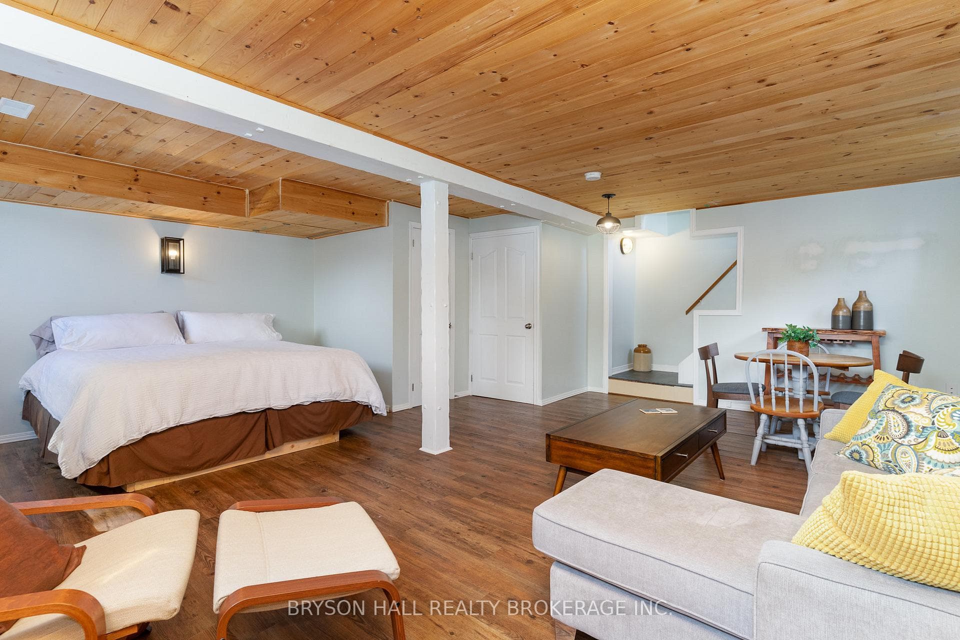 68 Dorchester Boulevard photo 19
