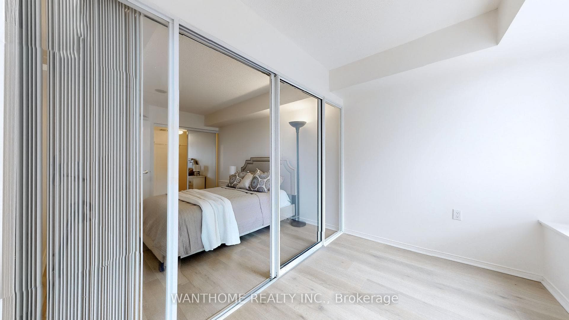 35 Finch Avenue Unit 903 photo 18