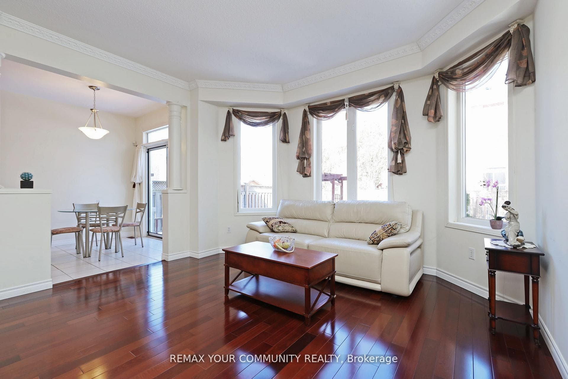 30 Trout Lily Avenue photo 8