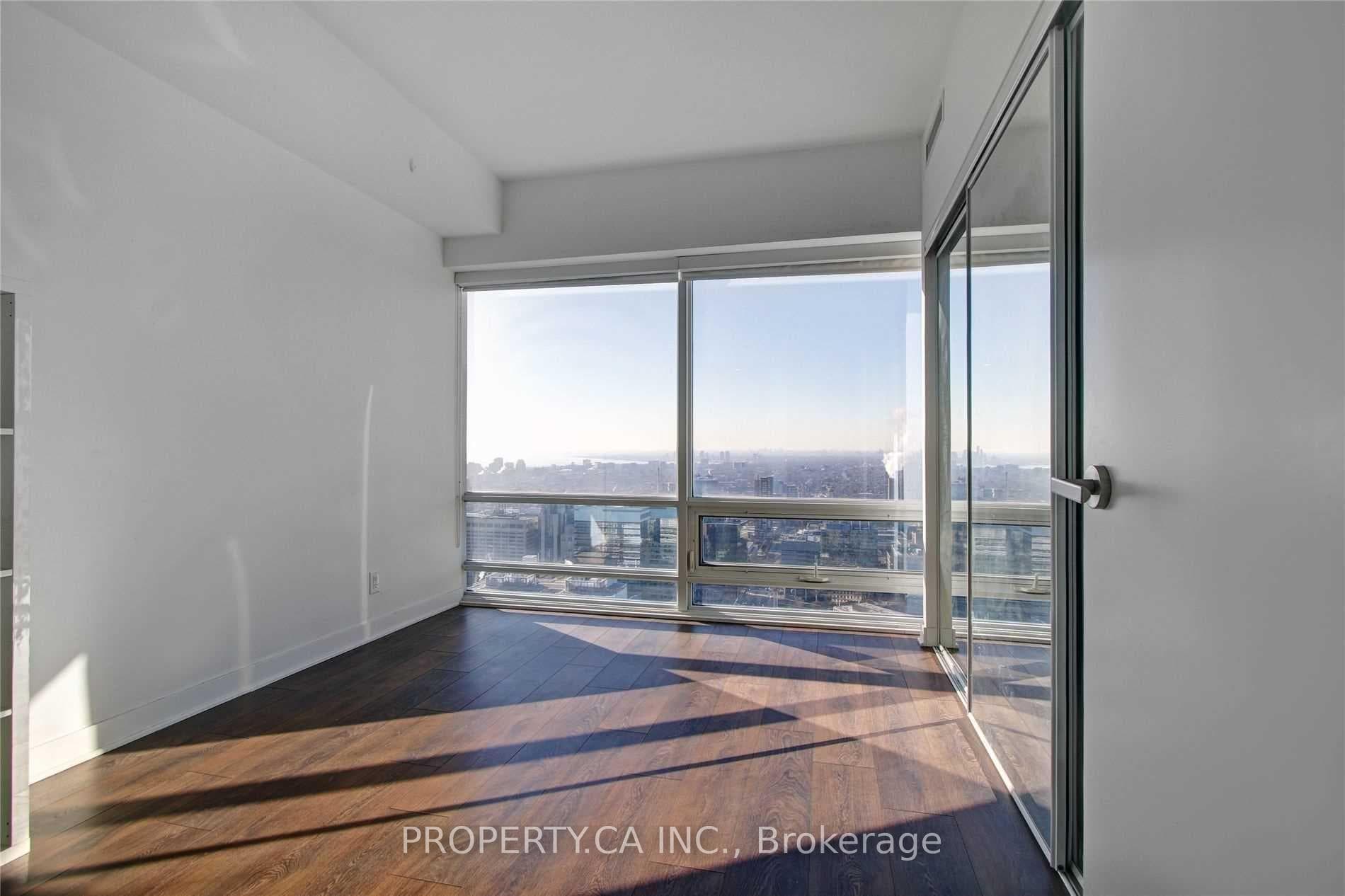 15 Grenville Street Unit 4704 photo 6