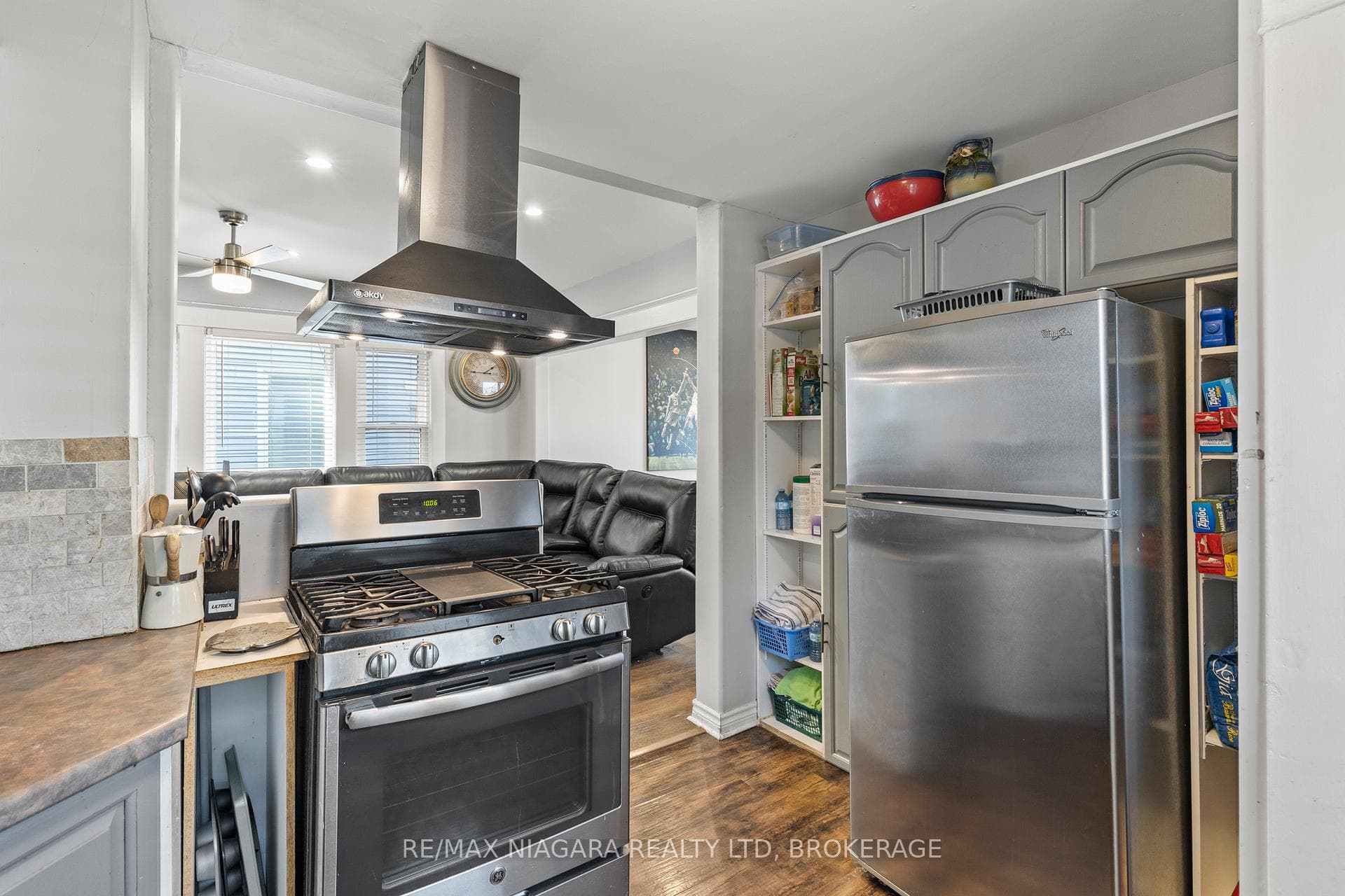 239 Bowen Road photo 13
