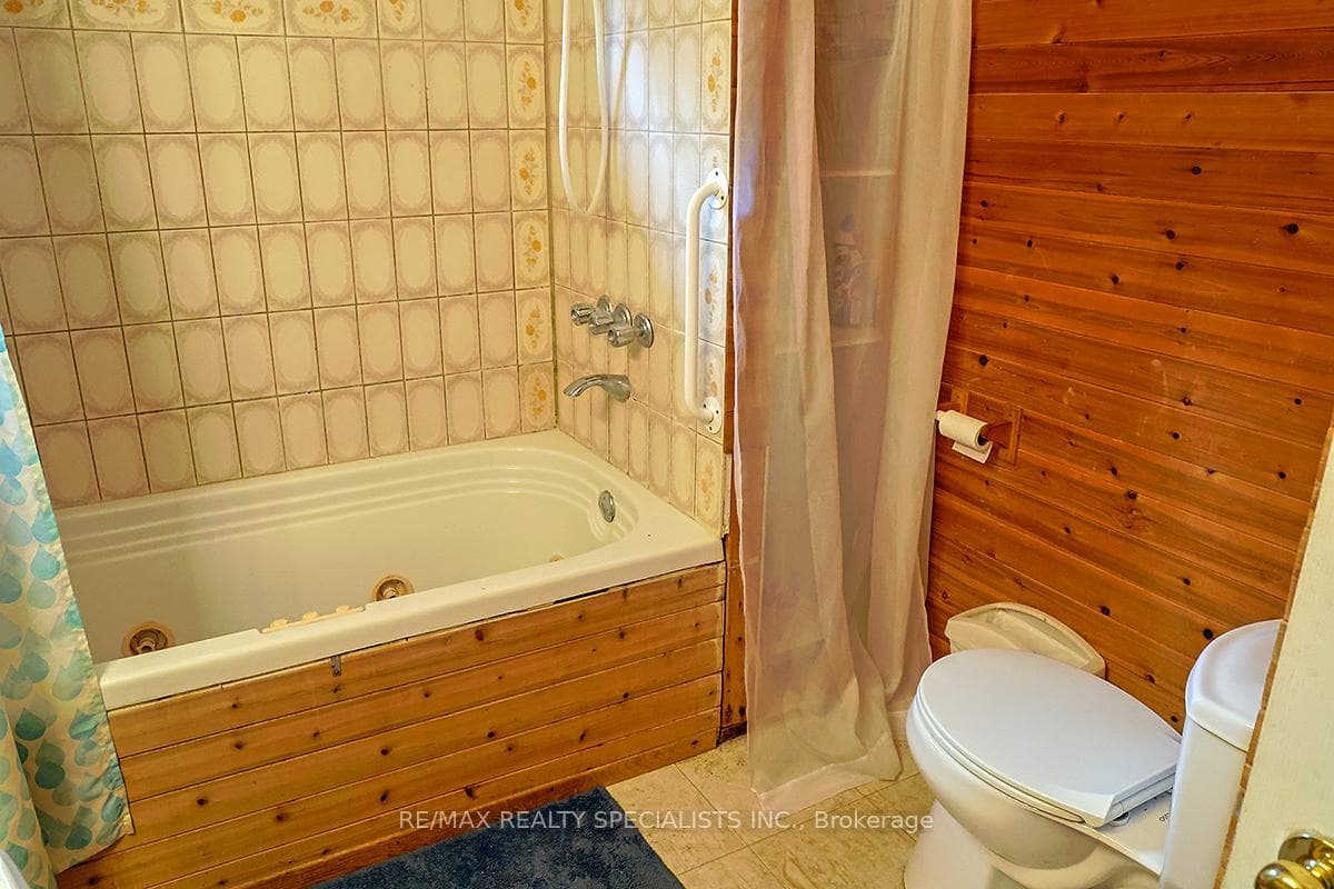 32 Maple Avenue photo 20