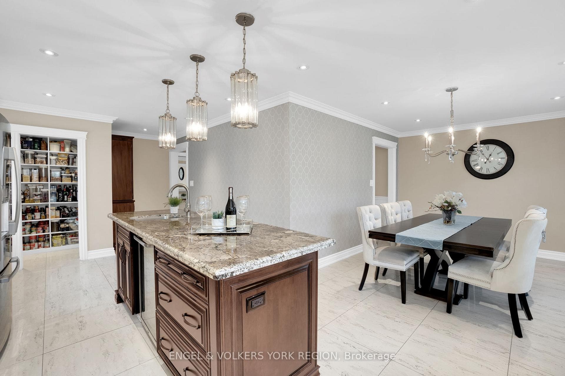 188 Caproni Drive photo 16