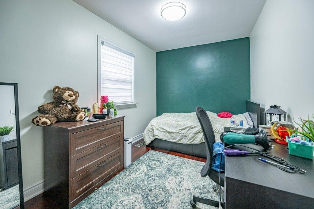 690&692 Birchmount Road photo 27