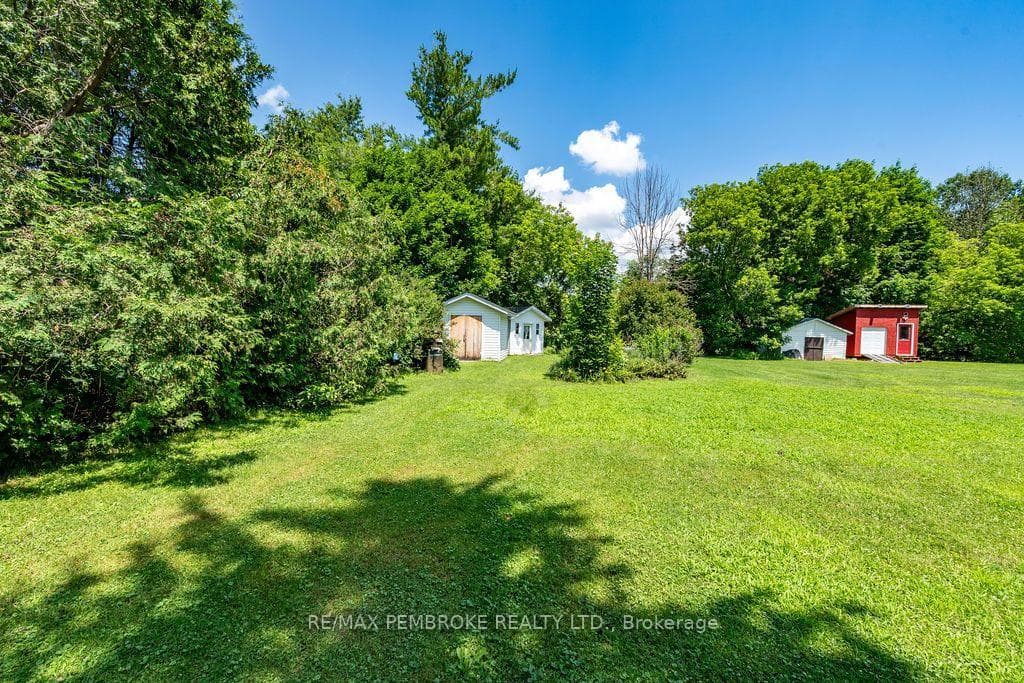 1656 Beachburg Road photo 37