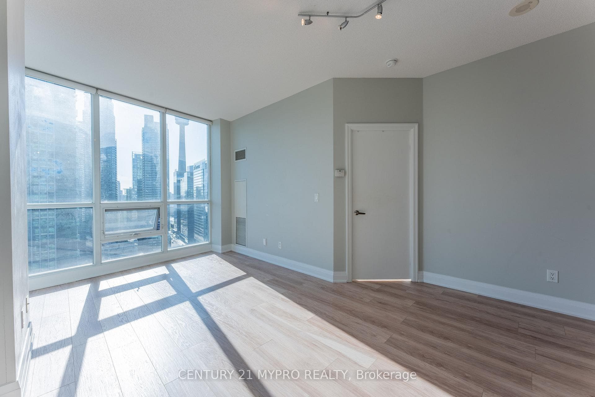 16 Yonge Street Unit 3001 photo 5