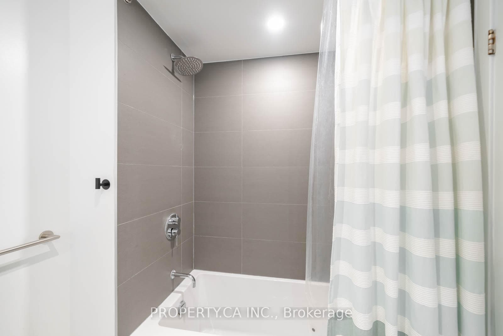 135 East Liberty Street Unit 2701 photo 13