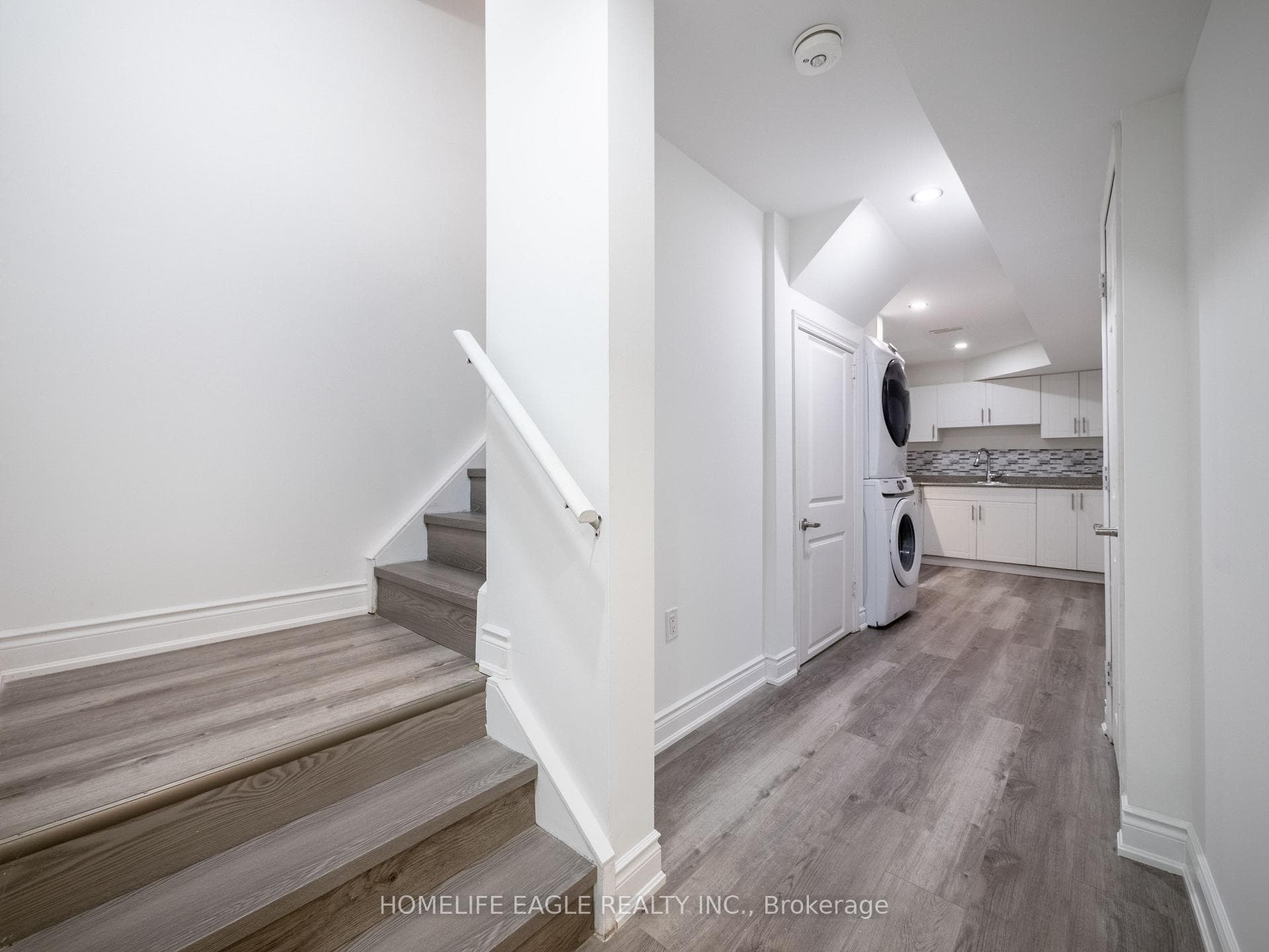 228 Bennett Street photo 16