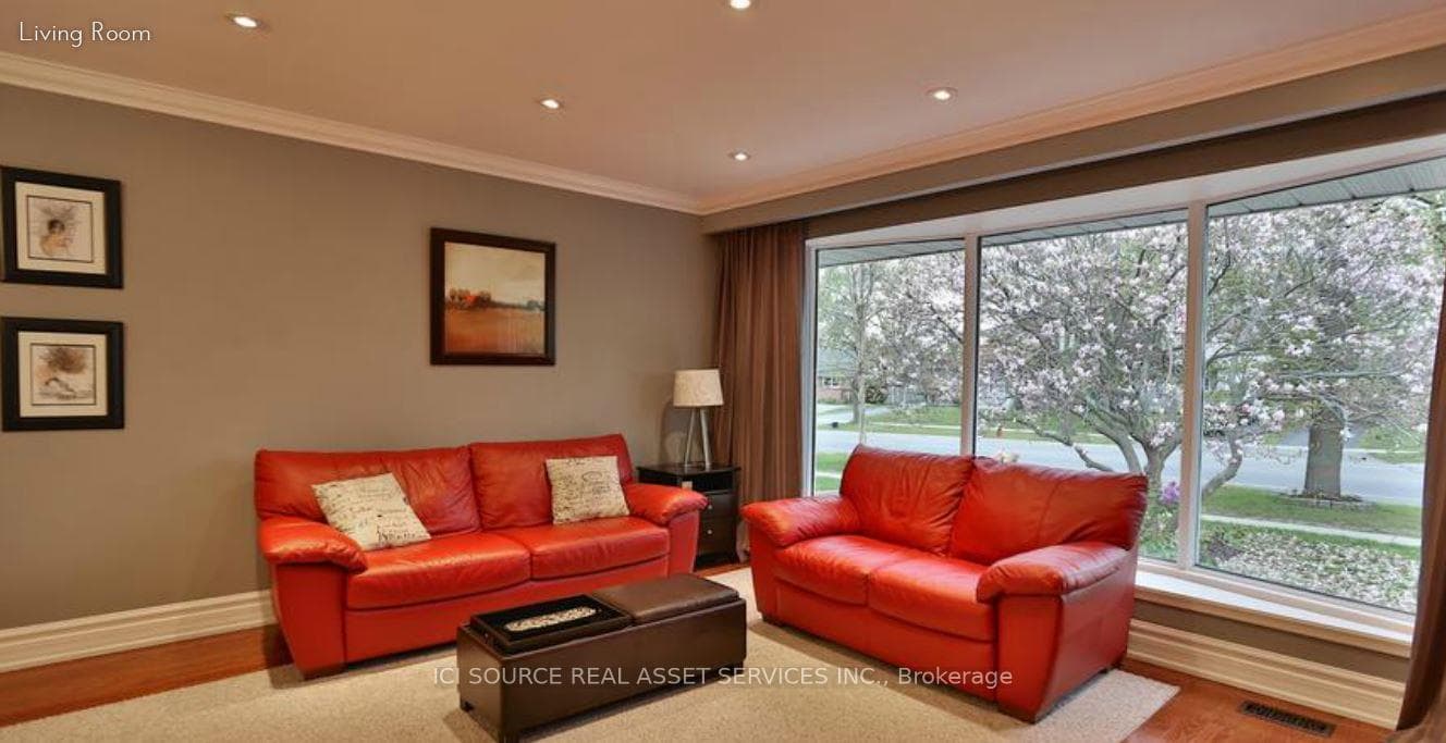 2170 Truscott Drive photo 4
