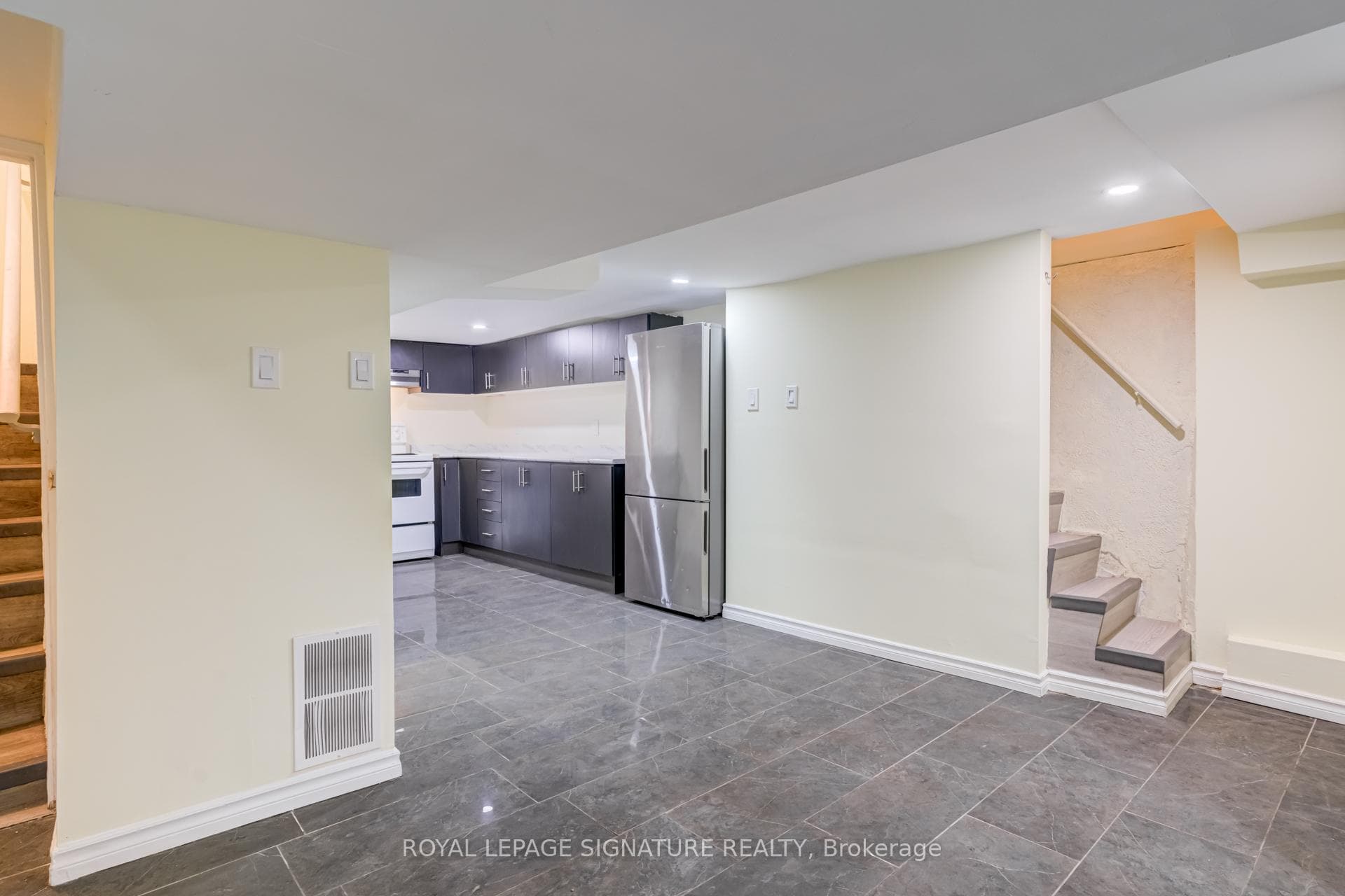 212 Wellington Street Unit Bsmt photo 5