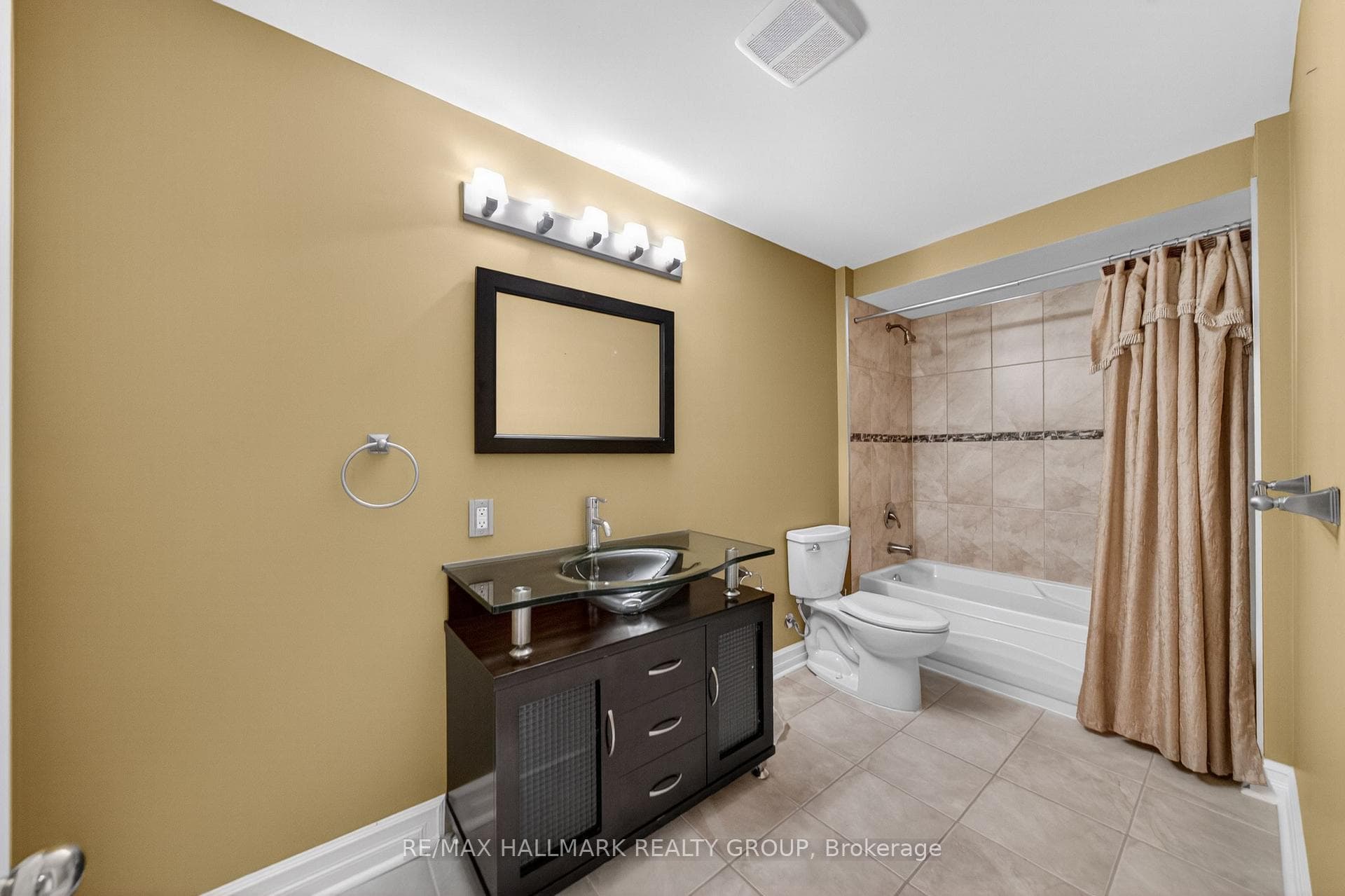 2030 Cherington Crescent photo 37